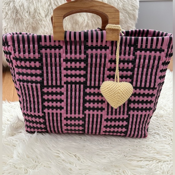 Woven beach Tote - Picture 3 of 5